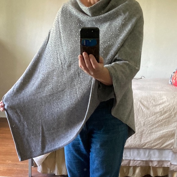 La Fiorentina Sweaters - La Fiorentina Wrap/Poncho